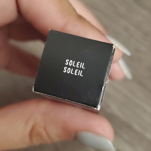 MAC Lipstick - Soleil - Picture 4 of 6